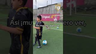 ¿Cómo bajar el balón ⚽️ 🤔 Aprende con nuestros chicos de la categoría sub9 🙌🏻🤩 [upl. by Aciretal161]