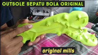 REVIEW OUTSOLE SEPATU BOLA MILLS ORIGINAL [upl. by Hersch]