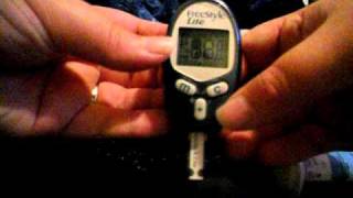 How To Use FreeStyle Lite Glucometer [upl. by Rianon]