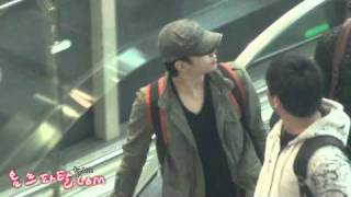 FANCAM 110421 Incheon Airport to Bangkok  2PM Junho [upl. by Giannini]