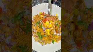 Samosa chaat food fastfood foodie indianfood recipe foodlover delicious quickrecipe samosa [upl. by Iharas]