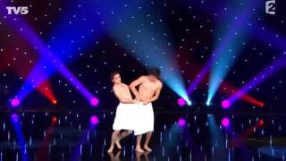 Французы комики Танец с полотенцем French comedians Dance with towel [upl. by Aleunam]