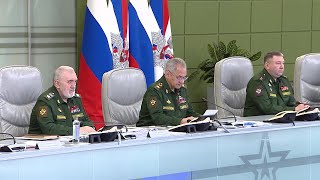 Rússia reivindica avanço de 400 km² na Ucrânia e anuncia mudanças no comando da Marinha  AFP [upl. by Dallman226]