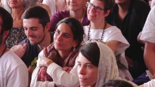 Mooji tells his spiritual story Open Satsang with Mooji 3317 International Yoga Festival [upl. by Baggett326]