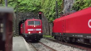 Réseau ferroviaire «Gare centrale de Neupreussen»  Trains Piko et locomotives Roco à l’échelle HO [upl. by Sihtnyc]