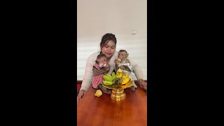 See this funny monkey Bryan amp Icy Enjoy Eating Banana With Mommy cute monkey animals eating [upl. by Vernice]