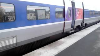 Annonce SNCF en gare de SaintMalo départ du TGV 8084  Sifflet  Fermeture des portes [upl. by Ferris]