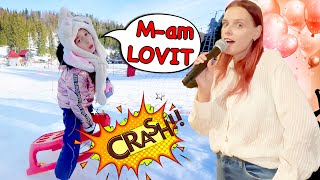 🚑 Picior LOVIT de REVELION la SĂNIUȘ ❗️ Mami Cântă de ANUL NOU 🆕 [upl. by Stelle]