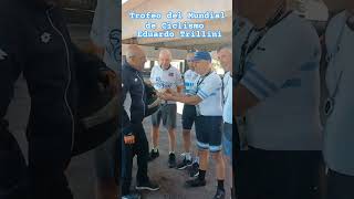 Eduardo Trillini recibe obsequio del Mundial ciclismo [upl. by Dalila171]