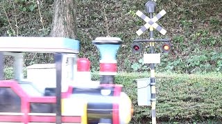 青梅鉄道公園ミニSL踏切  mini train mini railway crossing [upl. by Sayer]