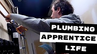 PLUMBING APPRENTICE REPAIRS FILTER SUPPLY LEAK [upl. by Arabele]