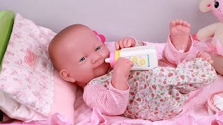 Play Dolls stories about New bedroom for baby and house chores [upl. by Airetnuhs]