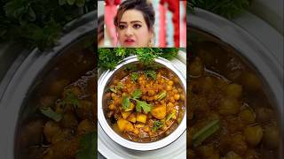 aalu chhole ki sabji kaise banaye l aalu chhole recipe l food [upl. by Nivlam939]