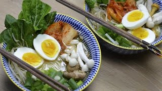 Einfaches Rezept für Ramen  japanische Nudelsuppe [upl. by Plantagenet802]