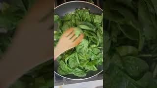 60 SECOND VEGAN COCONUT CREAMED SPINACH RECIPE recipes vegan veganrecipes veganfood [upl. by Haroved]