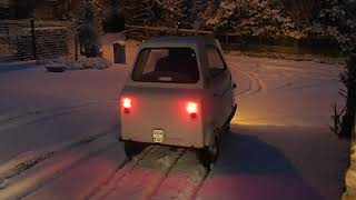 Dérapage en Mini Comtesse microcar MiniComtesse skiding on an icy road smallest car [upl. by Nitsirhc]