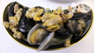 Cozze e Vongole in Zuppa di Zafferano [upl. by Borer]