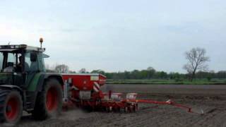 Fendt 512C amp Kverneland Accord Getrokken Maiszaaier [upl. by Retloc]