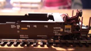 HO Scale Kato Gunderson Maxi IV Well Car Review [upl. by Yodlem]