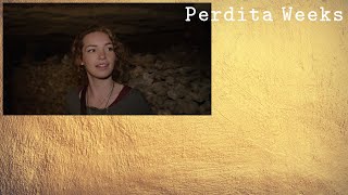 Perdita Weeks  MiniBio Español [upl. by Oizirbaf959]