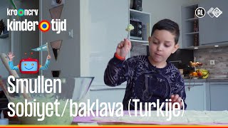 🇹🇷 SobiyetBaklava uit Turkije  Smullen Kindertijd KRONCRV [upl. by Barth438]