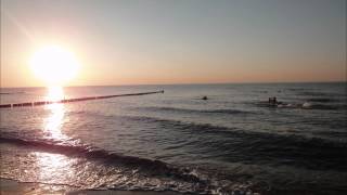 Meeresrauschen Wellen Menschen am Strand Geräusch Klänge HD Soundeffekte Film Musik Video [upl. by Cavallaro]