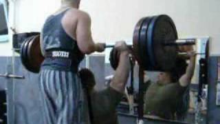 150kg x8 na barki  150 kg  330 lb  8reps on shoulders [upl. by Hgielrac964]