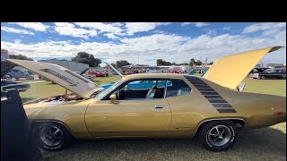 Rare 1 of 1 1972 Road Runner 400 3 Speed on Floor 😳 talking to ownerDon Garlits mopar show1123 [upl. by Anivad]