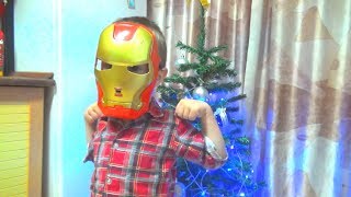 ЖЕЛЕЗНЫЙ ЧЕЛОВЕК наряжает елку IRON MAN adorns CHRISTMAS TREE [upl. by Arquit]