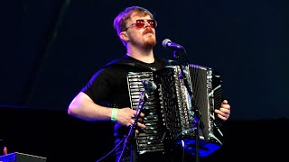 Rapid playing RuMac thrills crowds with Jeans Reel on accordion during 2024 Inverness Games [upl. by Naerda]