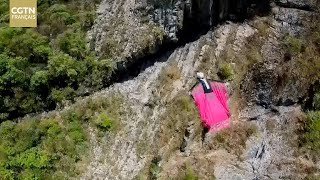 Sports extrêmes  découvrons lhistoire du vol de lathlète français en wingsuit [upl. by Lenny]