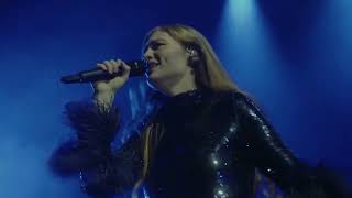 Freya Ridings ft Ewan J Phillips  Rise Live at The Apollo [upl. by Eglantine]