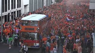 Leipzig ist orange HollandFans machen die Straße zur Partymeile [upl. by Dnomed]