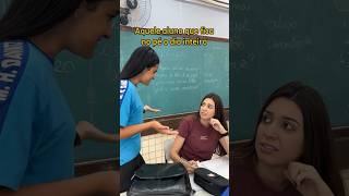 Aquele aluno que fica no pé o dia inteiro 👀 professora humor alunos escola [upl. by Nealson50]