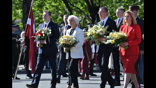 04052024 Svinīgā ziedu nolikšanas ceremonija pie Brīvības pieminekļa [upl. by Nyltyak]