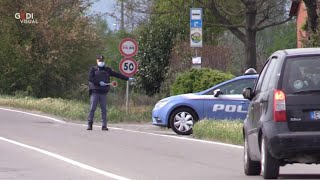 Modena controlli di Pasquetta posti di blocco della polizia [upl. by Aidualk]