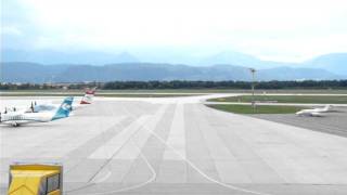 Flugzeug am Flughafen Klagenfurt in Österreich [upl. by Oz]