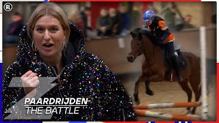 HET PAARD SLAAT OP HOL😱  The Battle Paardrijden🐎  Zappsport [upl. by Prentice]