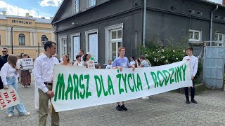 Ulicami Radomska przeszedł Marsz dla Życia i Rodziny [upl. by Atteynad]