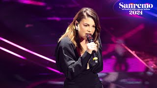 Sanremo 2024  Emma canta quotApneaquot [upl. by Jesse]