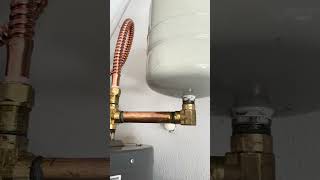 Expansion tank plumbingservices likeandsubscribe plumber professionalplumbing plumbing [upl. by Fineberg]