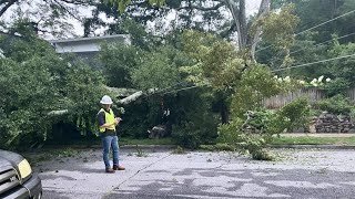 Crews clean up and restore power after storms in metro Atlanta [upl. by Mini]