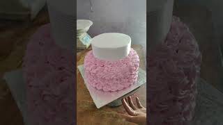 इस cake को मैंने bakery स्टाइल में डेकोरेट किया😱😂 shorts cakedecoration shortsfeed youtubeshorts [upl. by Tower972]