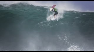 Jamie Obrien switching board in the wave at Pipeline [upl. by Dallas318]