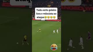 Tudo certo goleiro velocista no ataque 🤣🤣🤣🤣🤣 naoflopa futebol engraçado [upl. by Hunt]