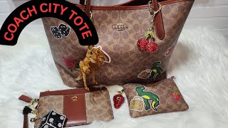 WHATS IN MY BAG COACH CITY TOTE SIGNATURE CANVAS WITH STICKER PRINT [upl. by Lorrie]