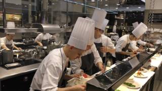 Busy kitchen at the Michelin star awarded Del Cambio [upl. by Alesi404]