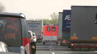 RTW DRK mit Blau und Horn durch Rettungsgasse auf A14 [upl. by Dylan]