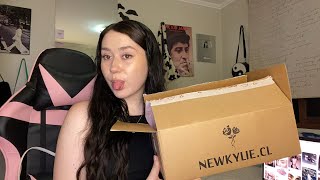 UNBOXING NEW KYLIE💕 Además tengo nuevo look jeje [upl. by Aimo]