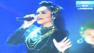 Siti Nurhaliza Dato Sing Mistikus Cinta Gemuruh Sejati at Mania Astro 20 May 2012 [upl. by Imalda]